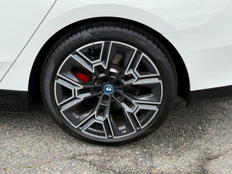 Used 2025 BMW i5 xDrive40Image 14