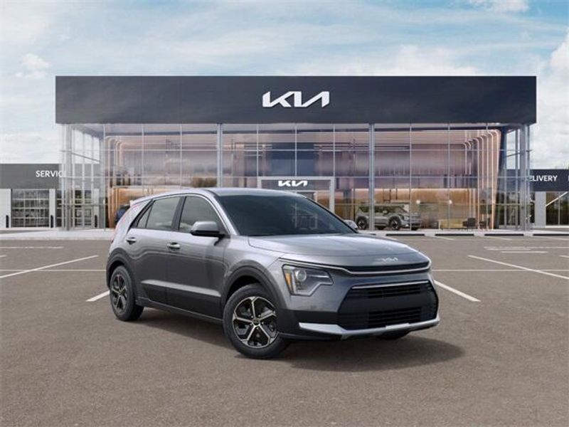 2025 Kia Niro LXImage 8