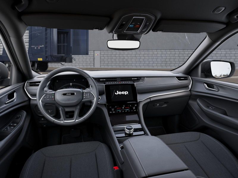 New 2026 Jeep Grand Cherokee Laredo XImage 8