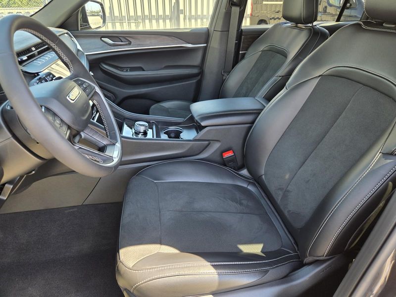 Used 2026 Jeep Grand Cherokee L Laredo Altitude 4x4
