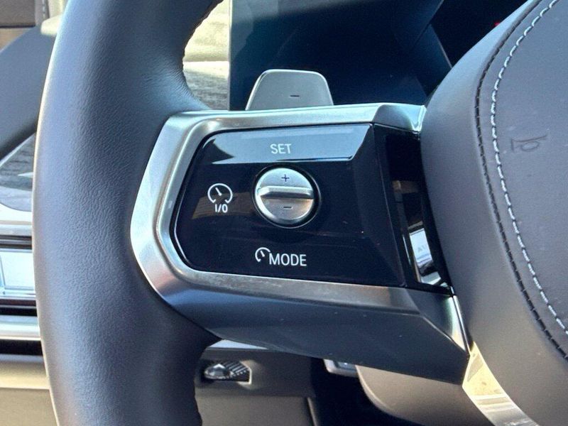 Used 2026 BMW 7 Series 750e xDriveImage 24
