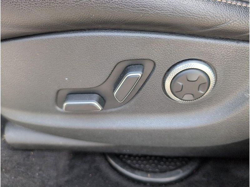 Used 2024 Genesis GV80 2.5T (A8)Image 11