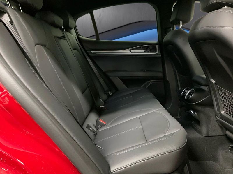 New 2026 Alfa Romeo Stelvio AwdImage 12