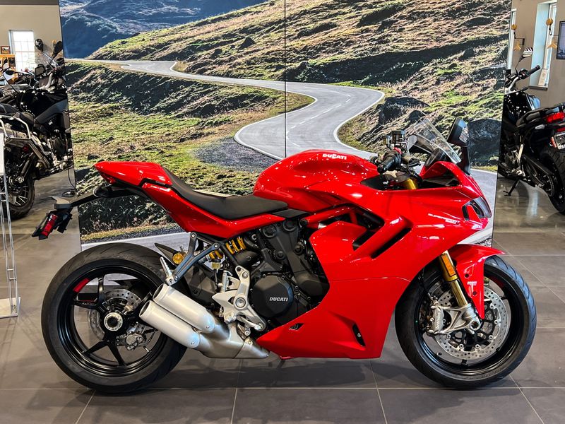 2024 Ducati SuperSport 950 S Image 1