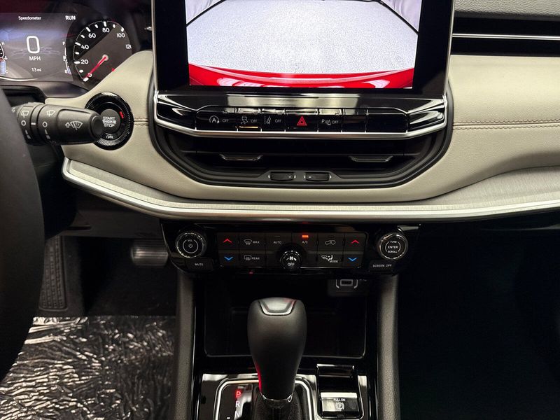 New 2025 Jeep Compass Limited 4x4Image 16