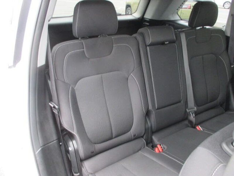 Used 2023 Jeep Grand Cherokee LaredoImage 27