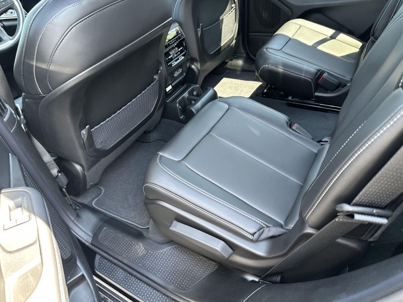 New 2025 Jeep Grand Cherokee L Limited 4x4Image 15