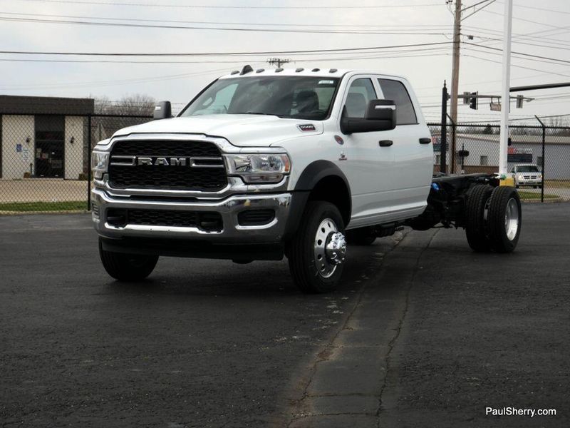 2024 RAM 5500 Tradesman Chassis Crew Cab 4x4 84