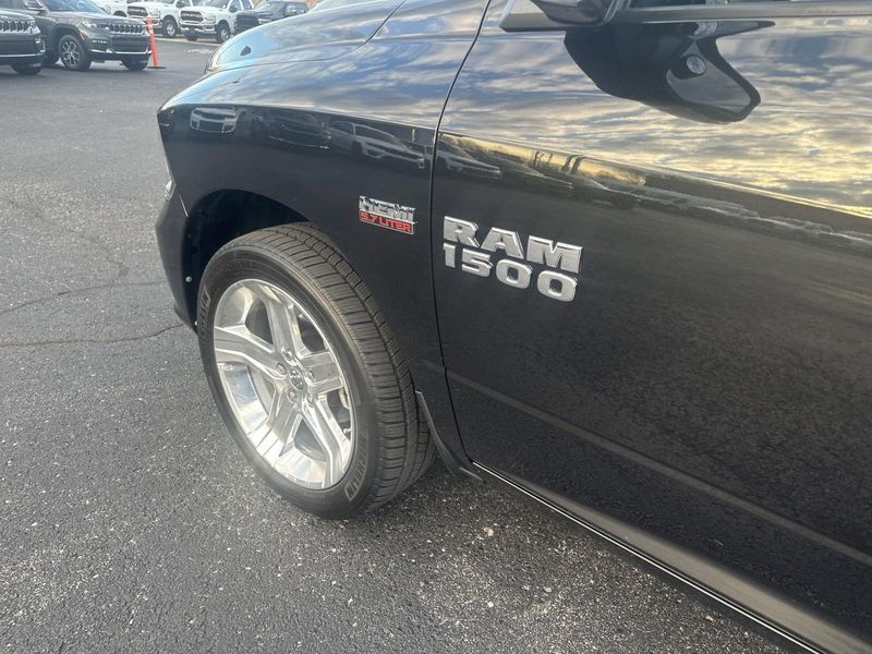 2016 RAM 1500 SportImage 11