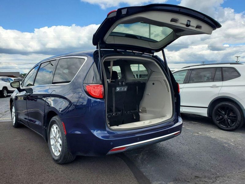 Used 2020 Chrysler Pacifica TouringImage 11