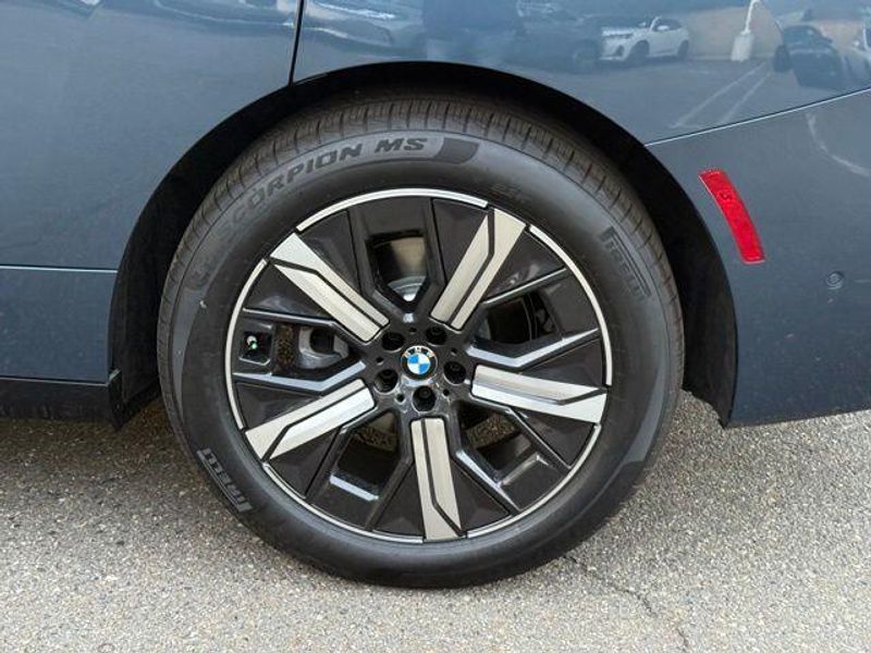 New 2026 BMW iX xDrive45Image 14