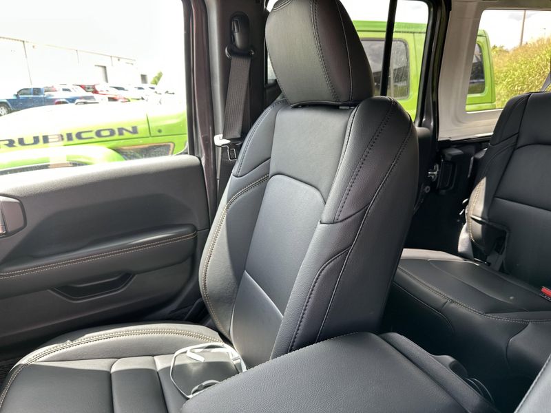 New 2025 Jeep Wrangler 4-door SaharaImage 25