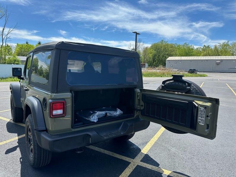 2025 Jeep Wrangler 2-door SportImage 11