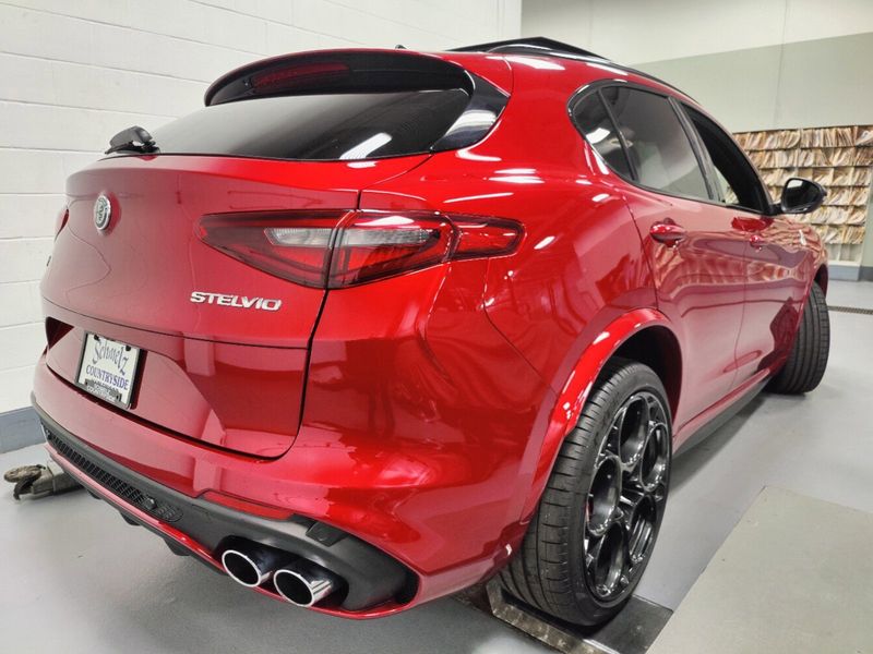 2023 Alfa Romeo Stelvio Quadrifoglio AWD w/SunroofImage 18