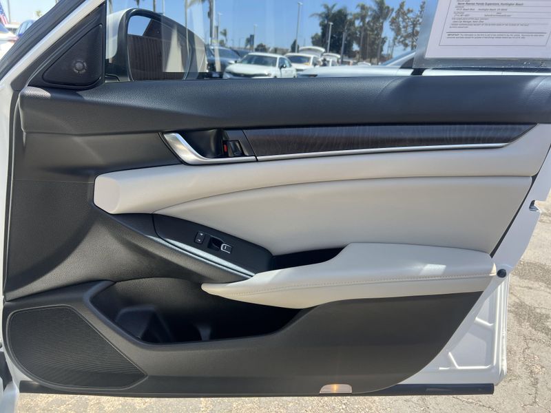 2019 Honda Accord Hybrid TouringImage 25