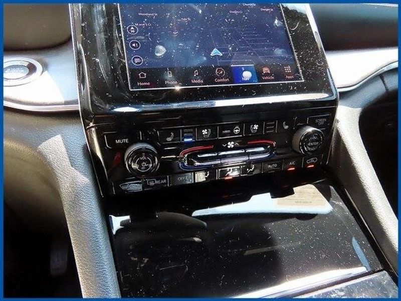 Used 2022 Jeep Grand Cherokee OverlandImage 18