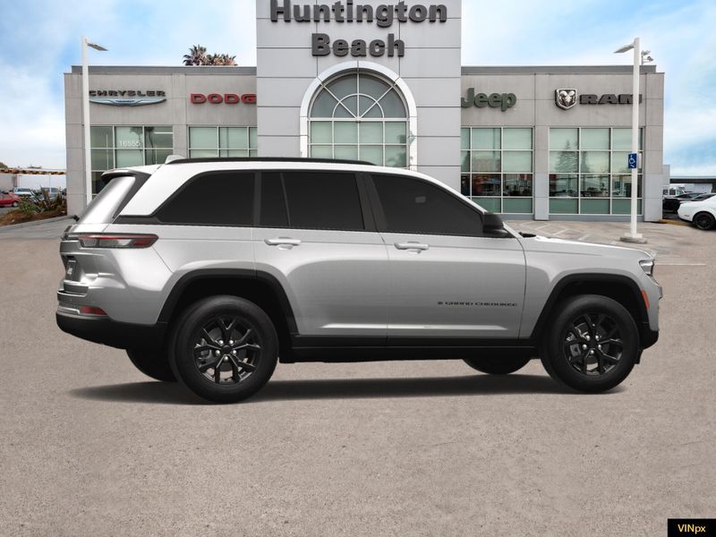 2025 Jeep Grand Cherokee Altitude X 4x2Image 15