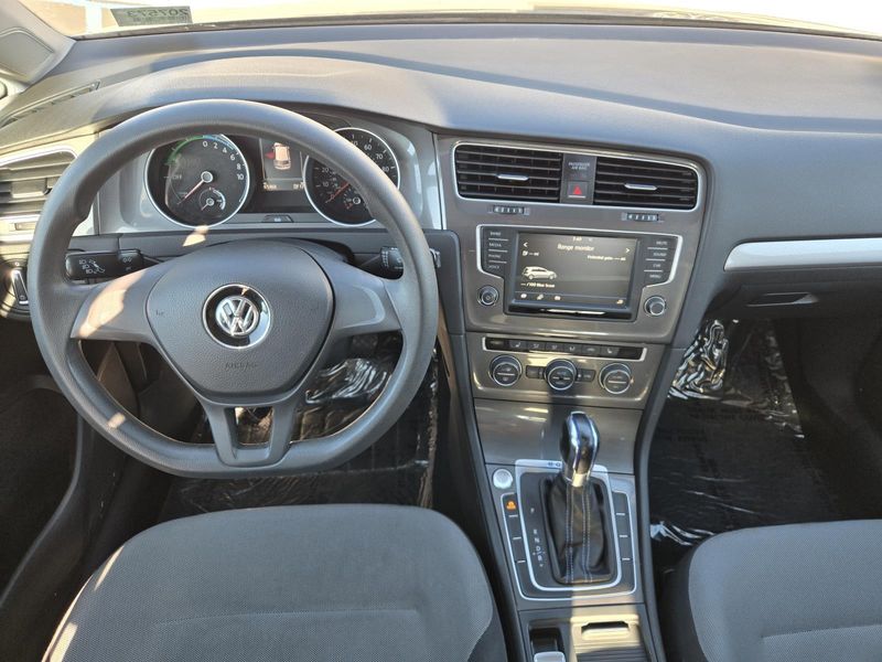 Used 2016 Volkswagen e-Golf 4dr HB SE
