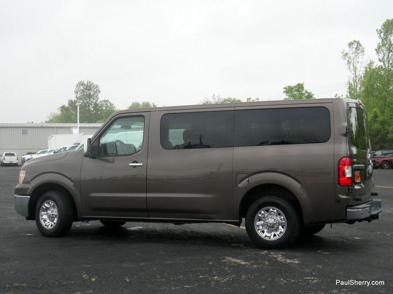 2017 Nissan NV Passenger NV3500 HD SVImage 31