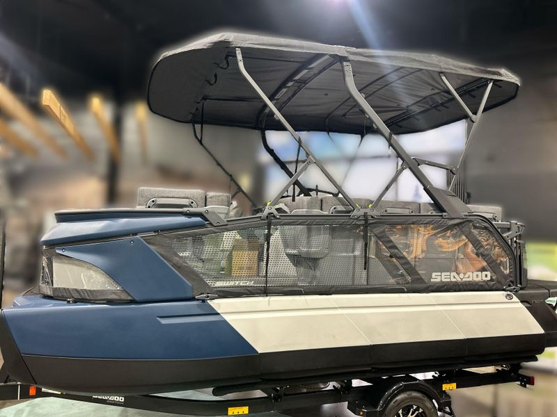 2024 Sea-Doo 44RAT2RF  in a MARINE BLUE exterior color. Del Amo Motorsports of Redondo Beach (424) 304-1660 delamomotorsports.com 