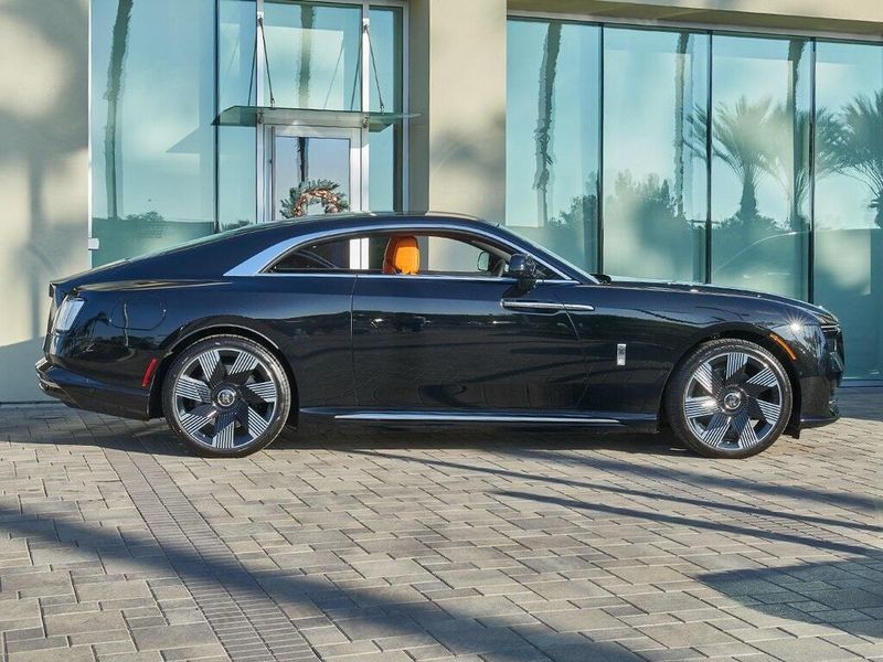 2025 Rolls-Royce Spectre Image 9