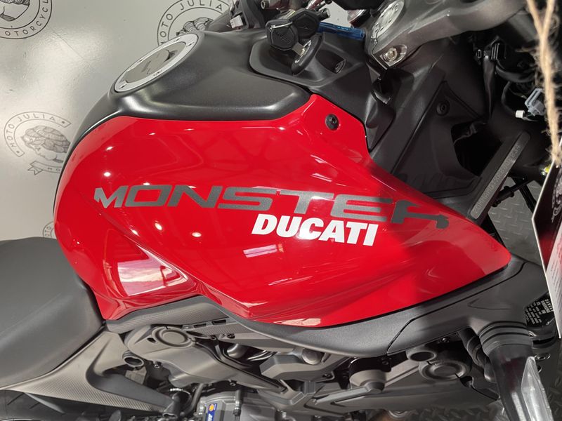 2024 Ducati MONSTER PLUS