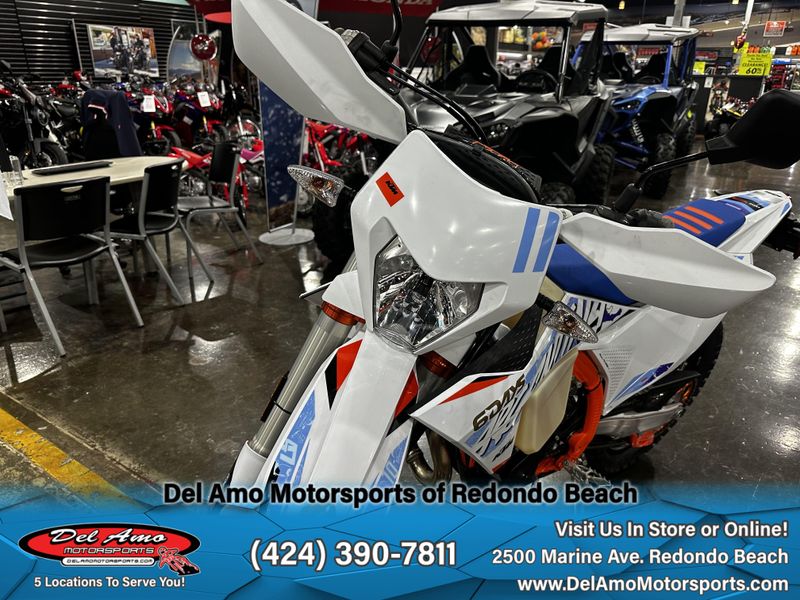 2024 KTM 500 EXC-F SIX DAYS  in a WHITE/ORANGE exterior color. Del Amo Motorsports of Redondo Beach (424) 304-1660 delamomotorsports.com 