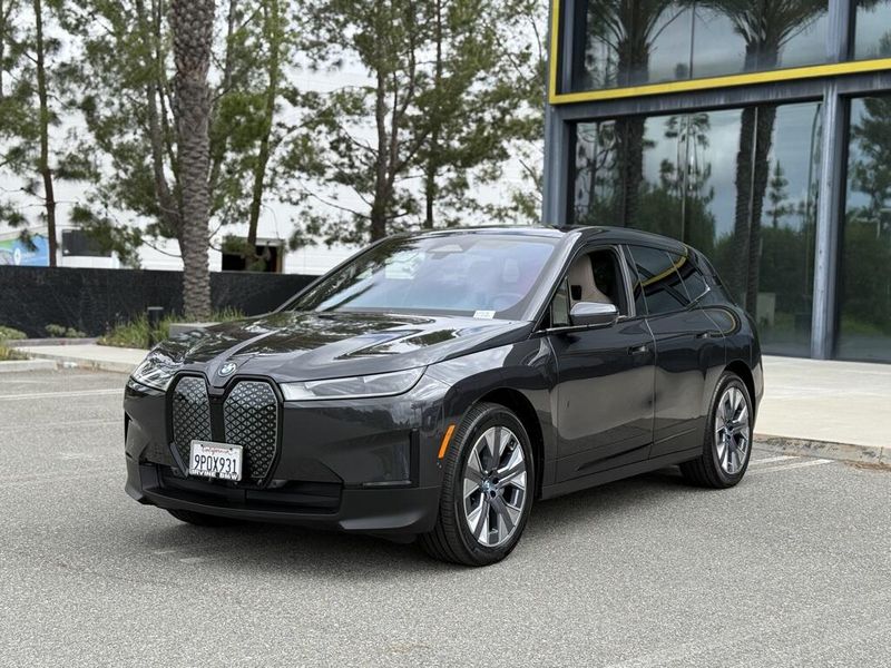 2025 BMW iX xDrive50Image 2