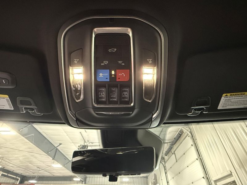 New 2025 Jeep Grand Cherokee L Limited 4x4Image 26