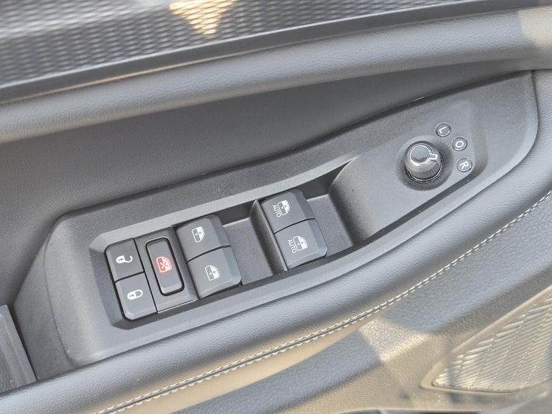 Used 2025 Jeep Grand Cherokee Laredo X 4x2