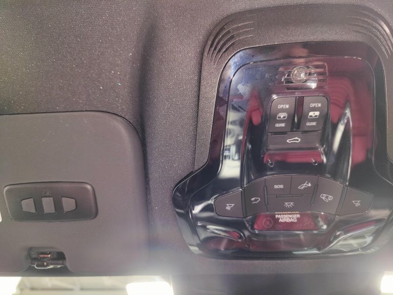Used 2024 Alfa Romeo Stelvio Veloce AWD Premium w/Sunroof/NavImage 29