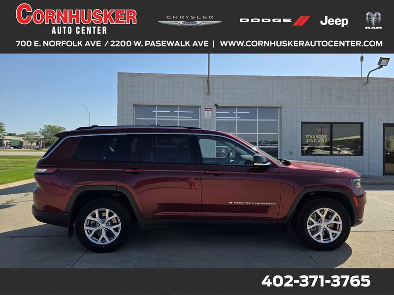 Used 2022 Jeep Grand Cherokee L LimitedImage 1