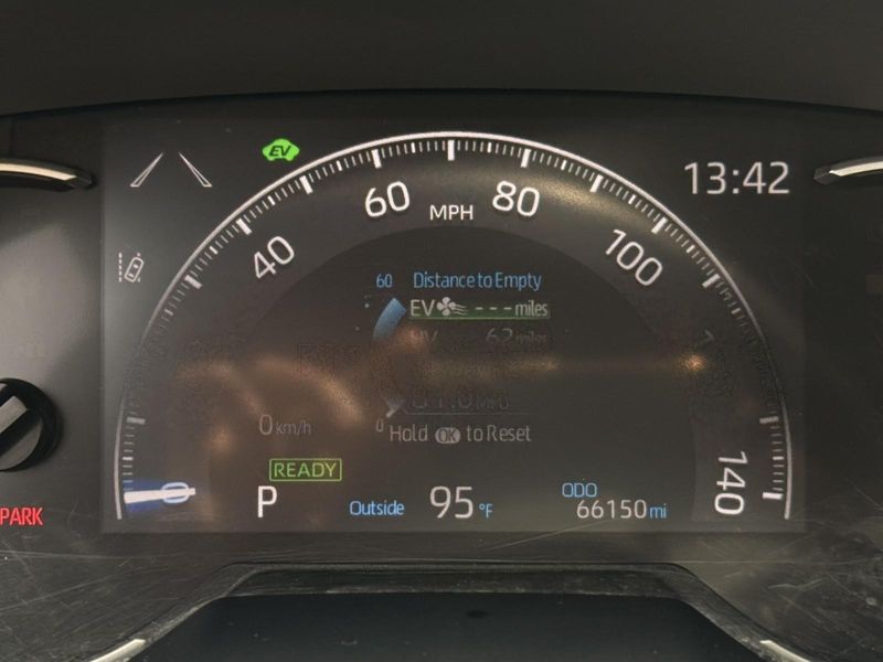 2022 Toyota RAV4 Prime SE photo 18
