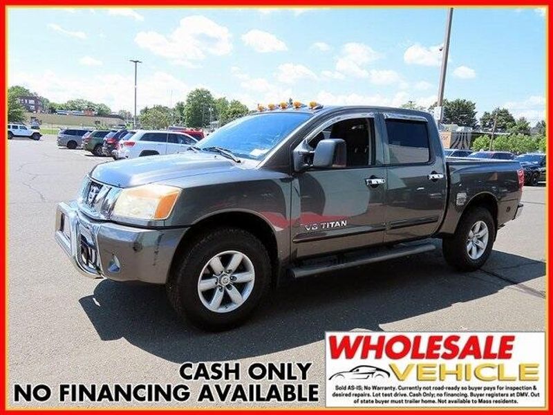 Used 2011 Nissan Titan SVImage 1