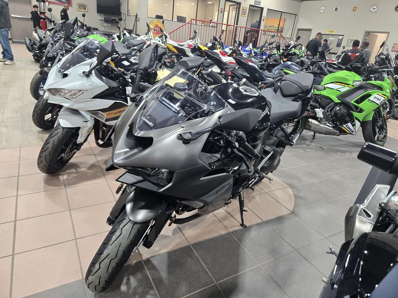 NEW 2026 KAWASAKI NINJA ZX6R Image 3