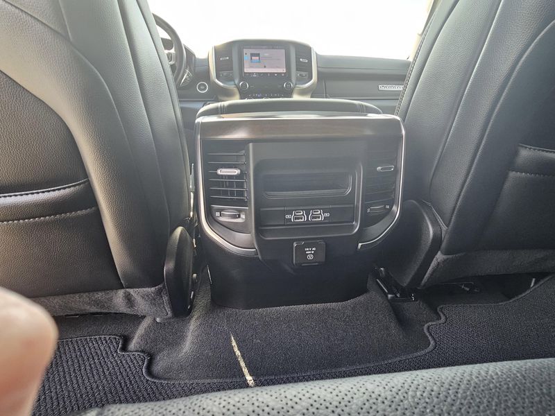 2022 RAM 1500 LaramieImage 12