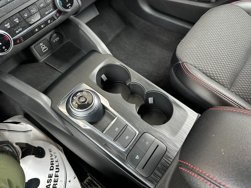 2024 Ford Escape ST-LineImage 7