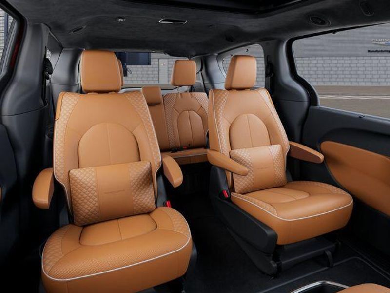 New 2026 Chrysler Pacifica Pinnacle AwdImage 15