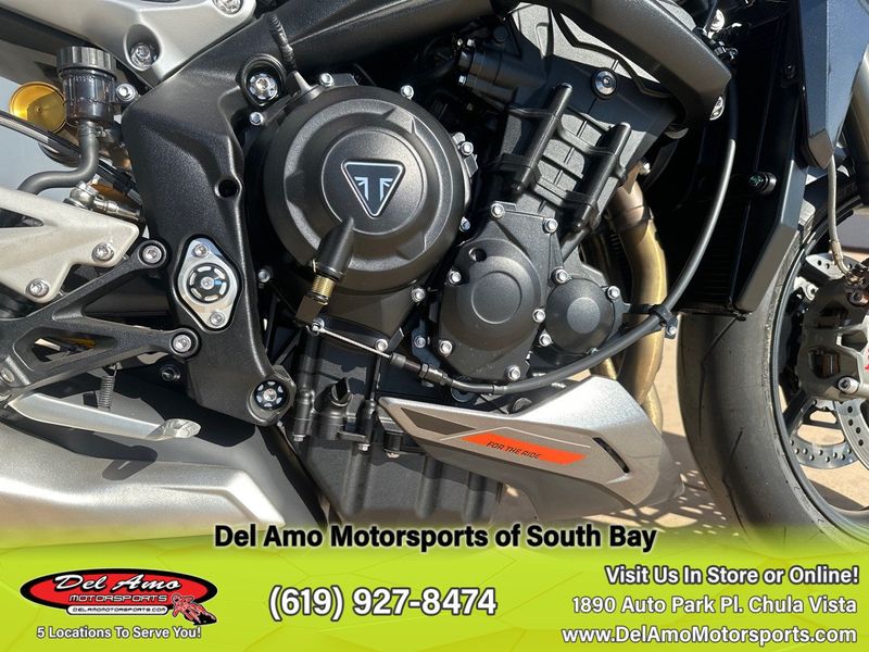 2024 Triumph STREET TRIPLE 765 RS  in a SILVER ICE exterior color. Del Amo Motorsports of South Bay (619) 547-1937 delamomotorsports.com 