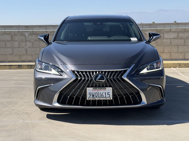 Used 2025 Lexus ES 350Image 3
