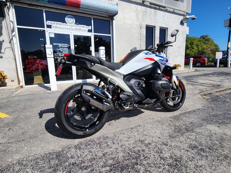 2026 BMW R 1300 RImage 12