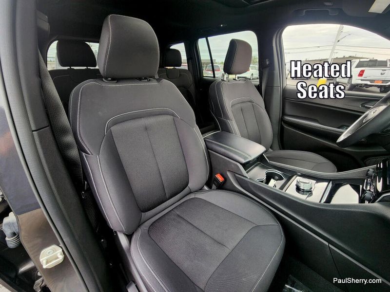 Used 2024 Jeep Grand Cherokee Laredo X