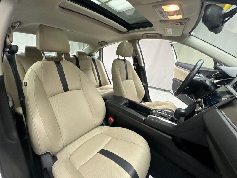 2018 Honda Civic EX-LImage 18
