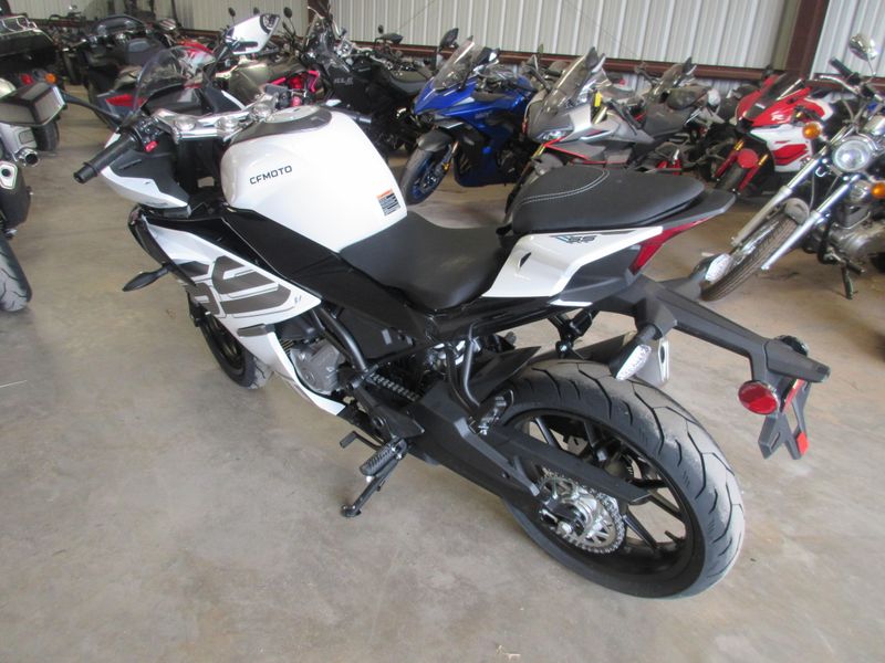 NEW 2026 CFMOTO 300SS Image 8