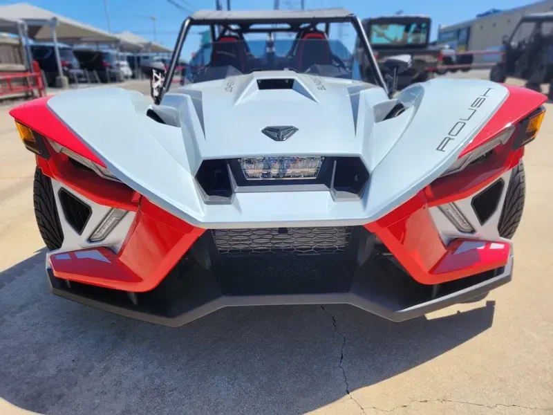 2024 Polaris SLINGSHOT ROUSH EDITION AUTODRIVE RACETRACK REDImage 9