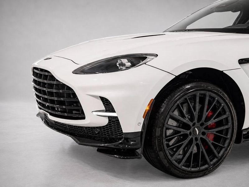 New 2026 Aston Martin DBX | Glenview Luxury Imports | Glenview, IL