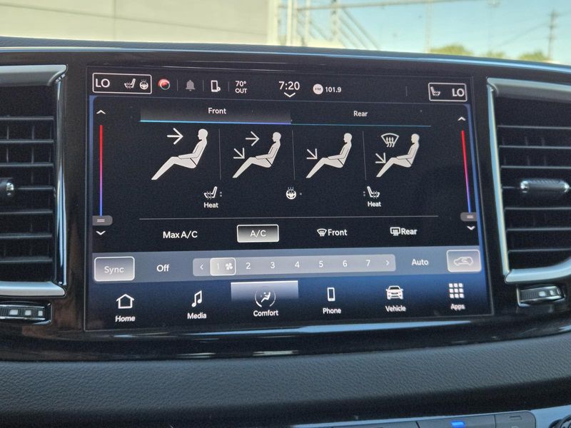 Used 2023 Chrysler Pacifica Touring L FWD