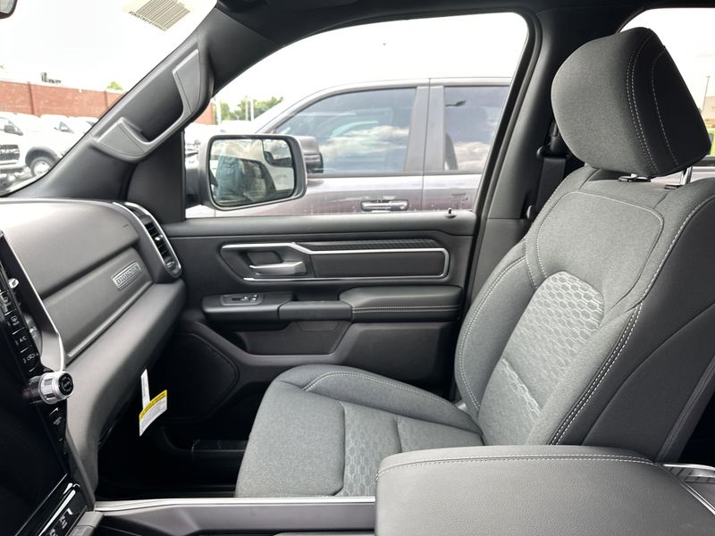 2025 RAM 1500 Big Horn Crew Cab 4x4 5