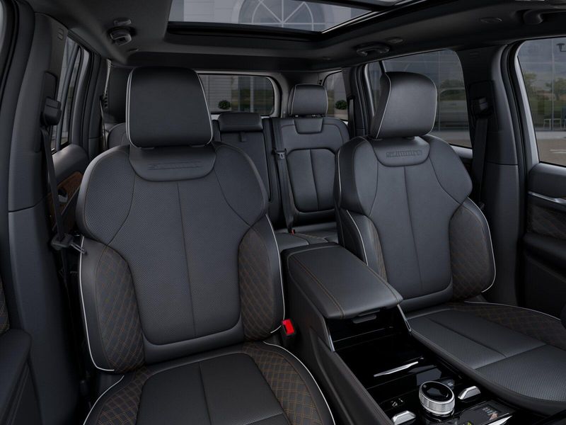 New 2025 Jeep Grand Cherokee Summit Reserve 4x4Image 9