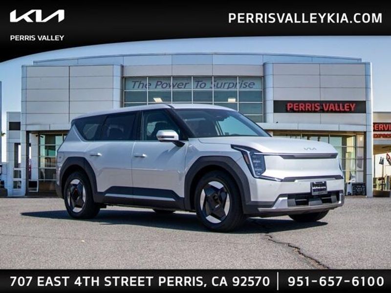 New 2026 Kia EV9 Light Long RangeImage 1